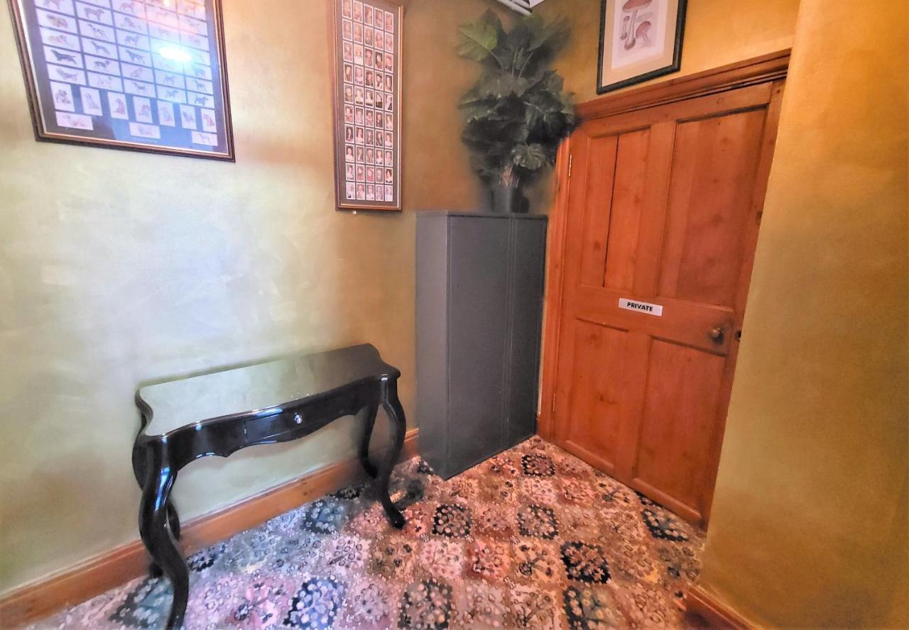 Farmhouse B&B Family Stay Or Romantic Break, On Our Smallholding Close To Narberth Zewnętrze zdjęcie